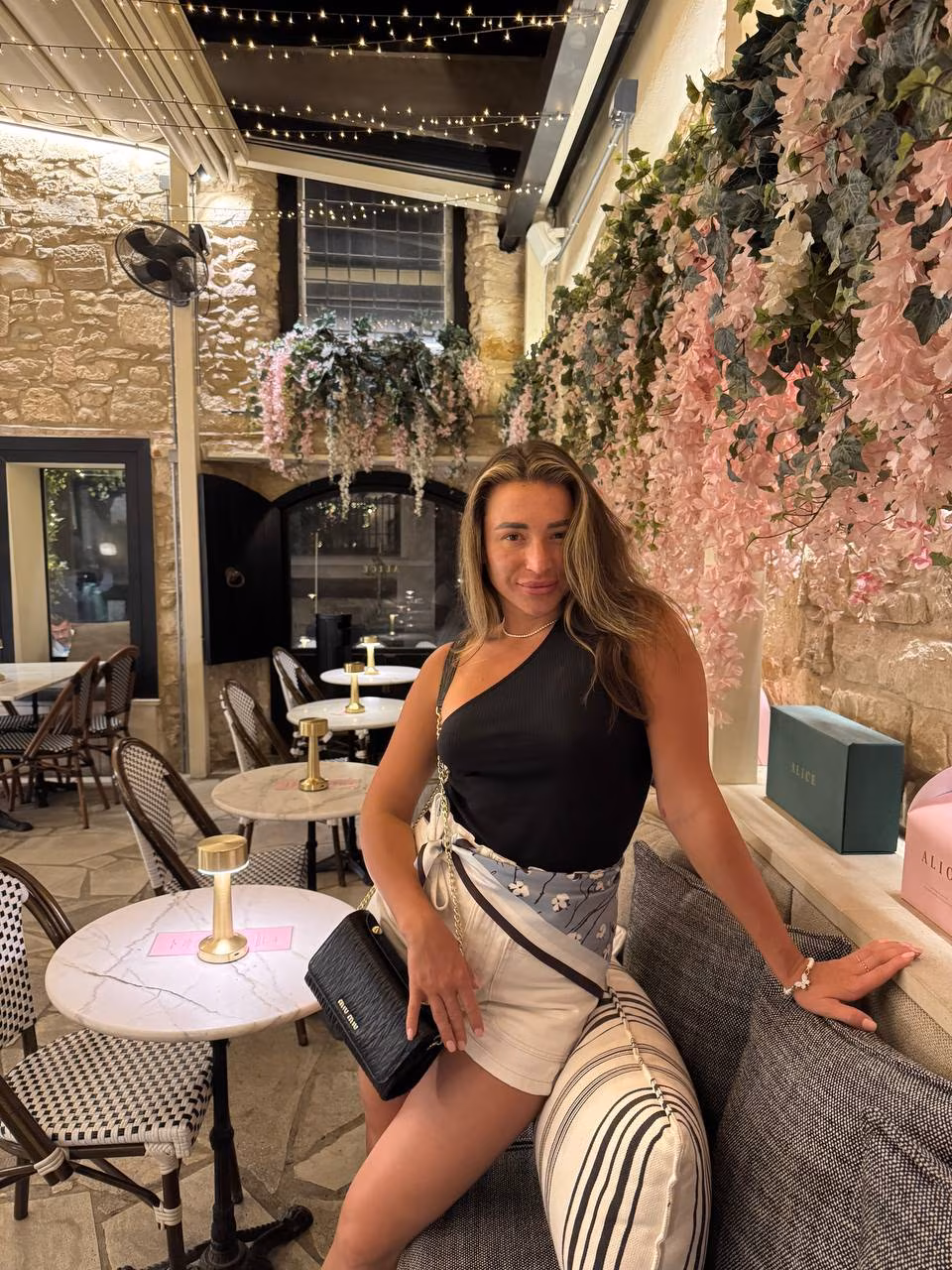 Tatiana 35 Charlotte(USA);Kyiv(UA) USA Looking for a man who loves kids and a bride