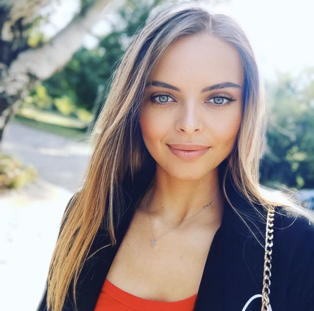 Olha 43 Nice France Looking for a man who truly cares to be his bride