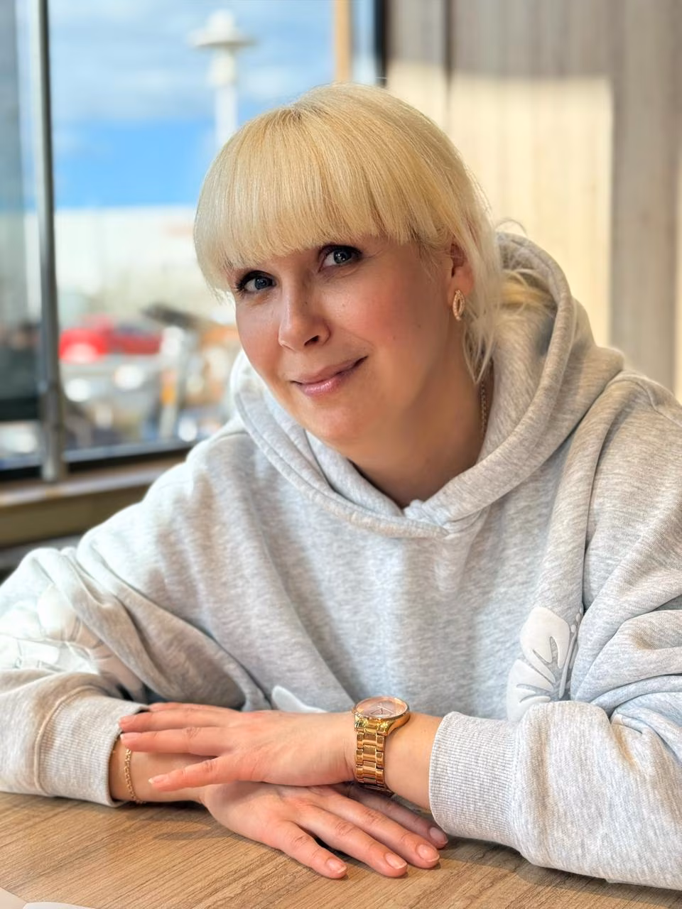 Anna 46 Sumy Ukraine Looking for my true companion to be his bride