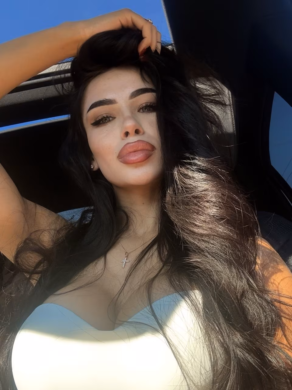 Daniela 24 Bucharest Romania I am ready to be your partner and bride