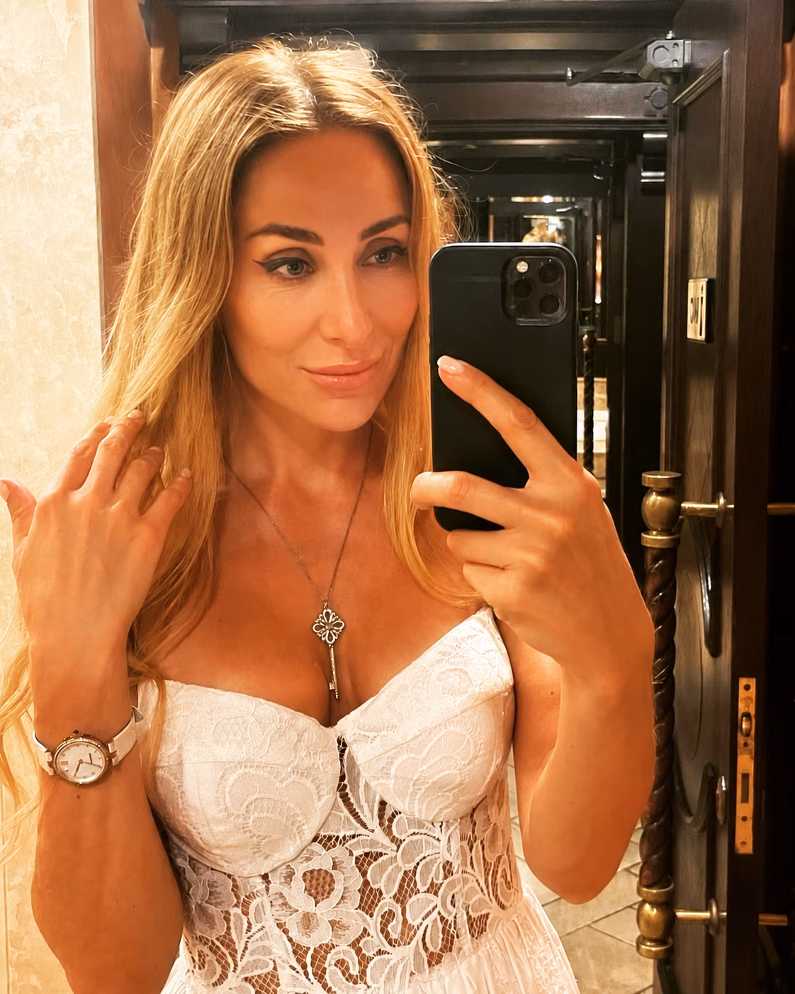 Natalia 47 Madrid Spain I believe in traditional values as a future bride