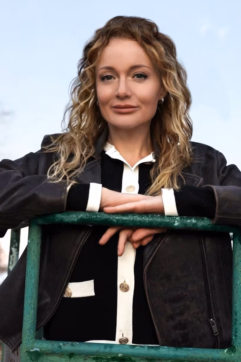 Anna 39 Kyiv  Ukraine I want a man devoted to family and a bride