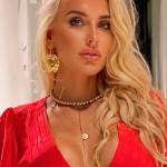 Anastasia 35 Bucharest Romania I want to build dreams with you as your bride