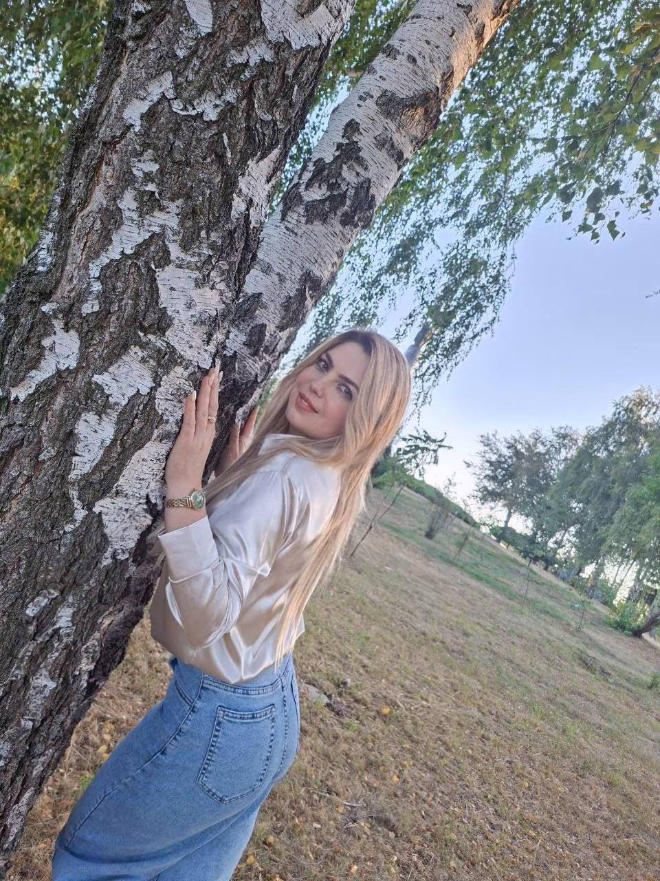 Oksana 44 Kiev Ukraine Ready to stand by my husband as your devoted bride