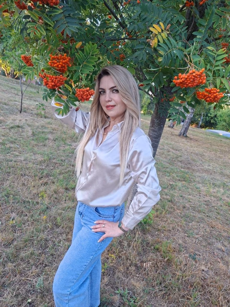 Oksana 44 Kiev Ukraine Ready to stand by my husband as your devoted bride