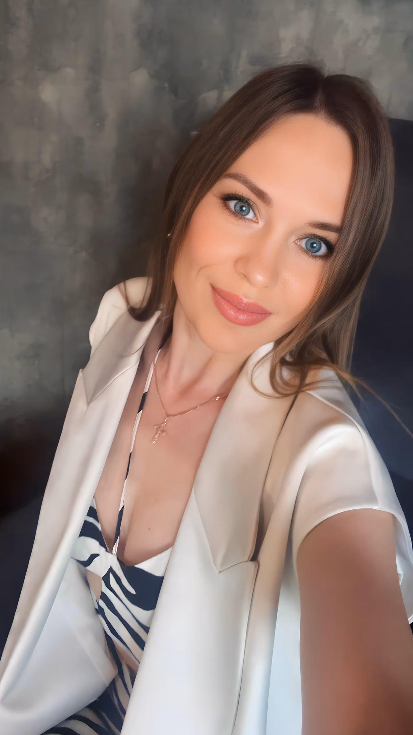 Yulia 40 Lutsk  Ukraine Seeking a man who values family and wants a bride