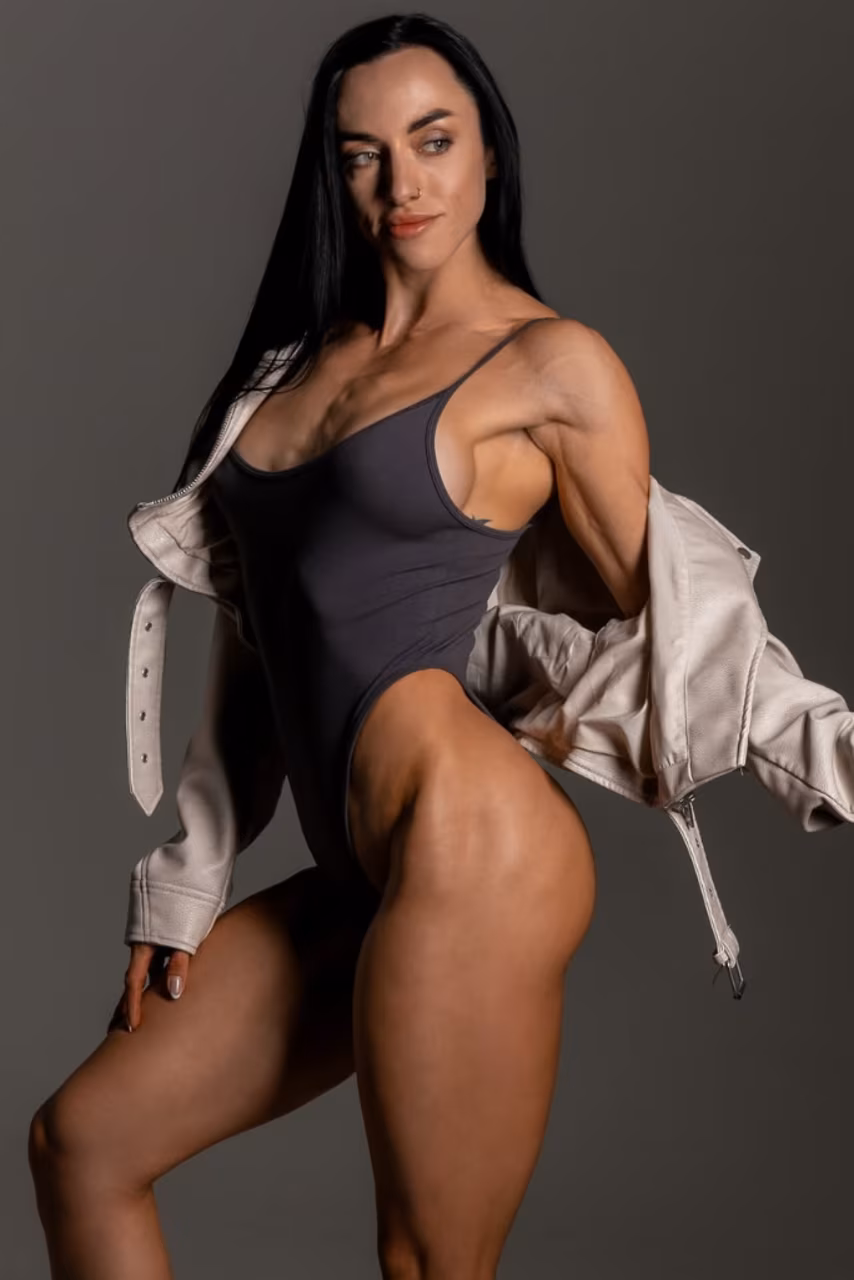 Viki 31 Sofia Bulgaria Seeking a man who values family and wants a bride