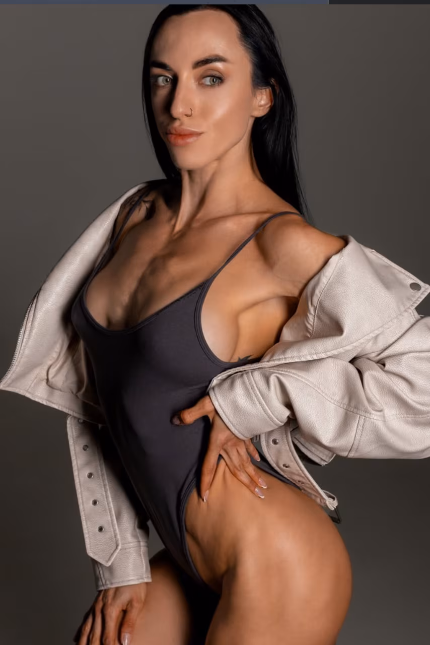 Viki 31 Sofia Bulgaria Seeking a man who values family and wants a bride