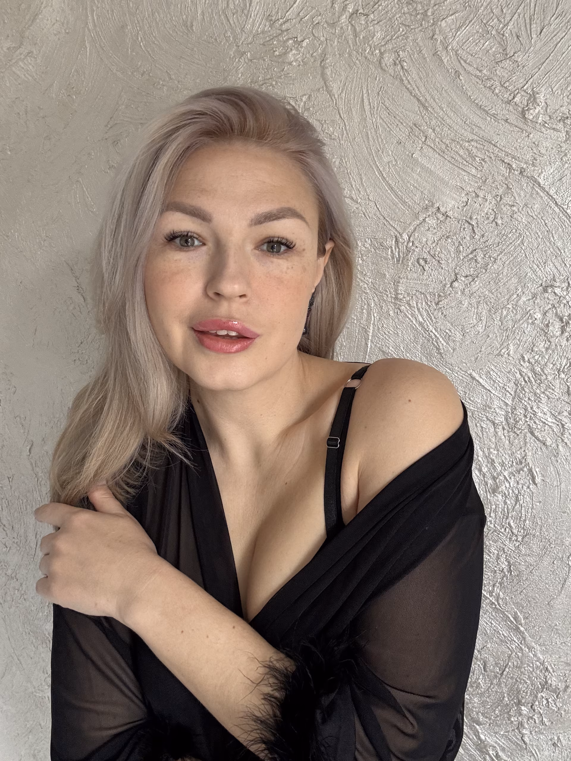 Alena 39 Kryvyi Rig Ukraine Want to find my other half and become a bride