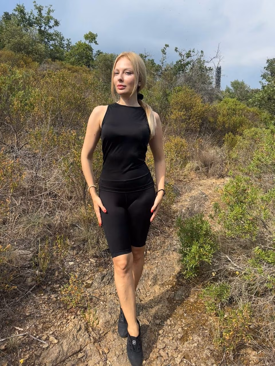 Yulia 40 Cannes France I want to become a loving wife and your bride