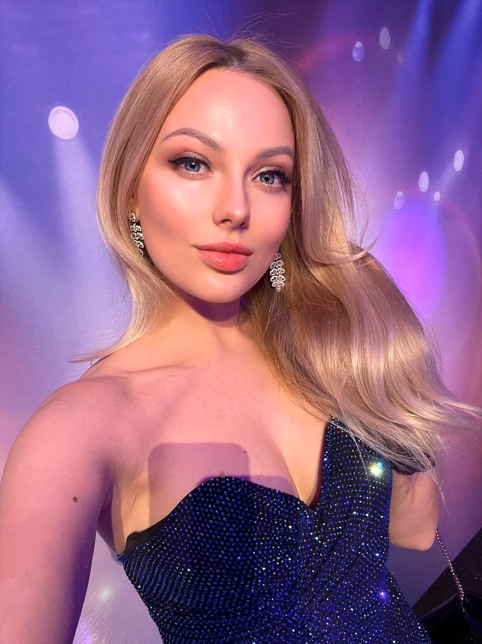 Yulia 40 Cannes France I want to become a loving wife and your bride