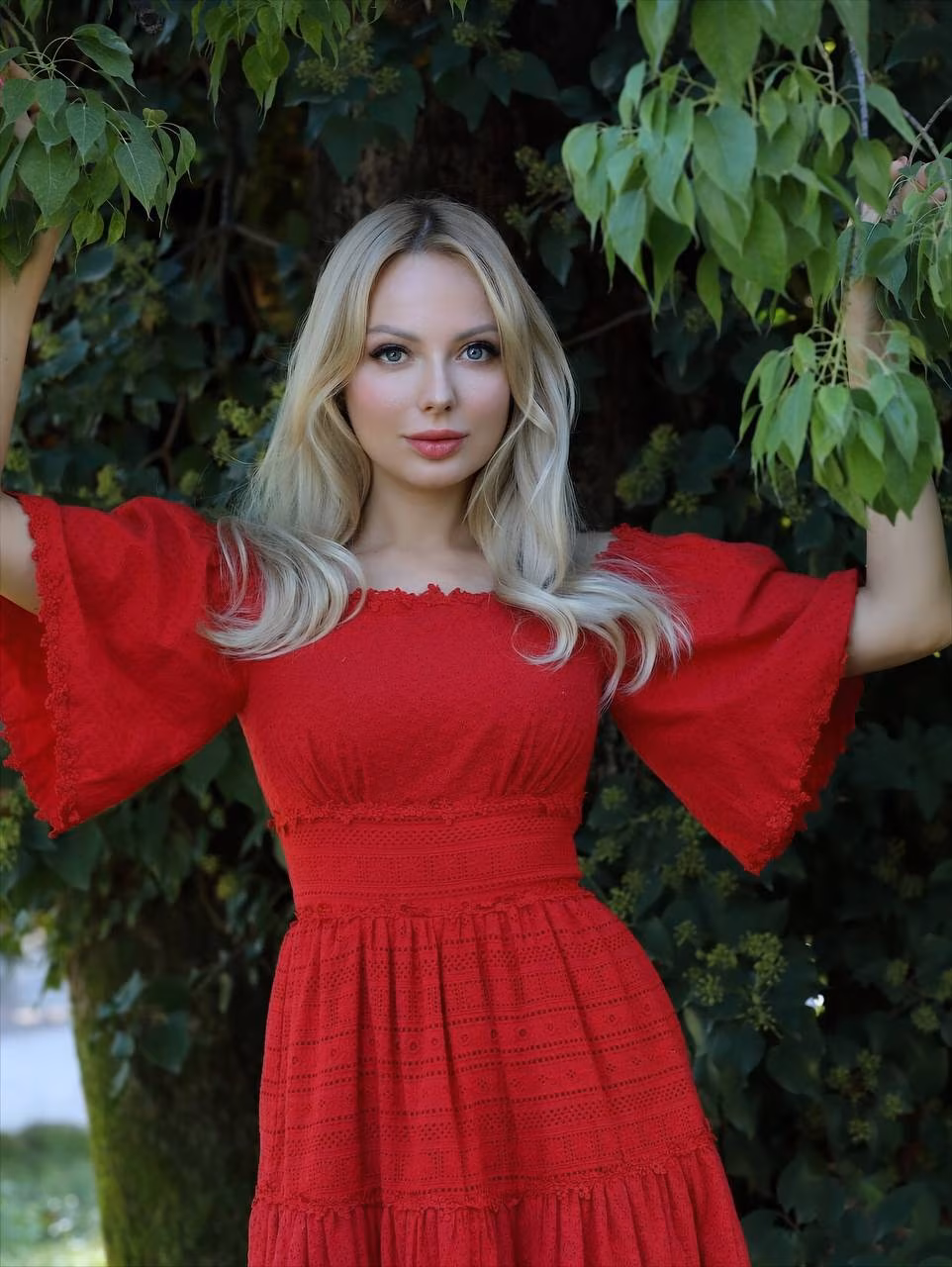 Yulia 40 Cannes France I want to become a loving wife and your bride