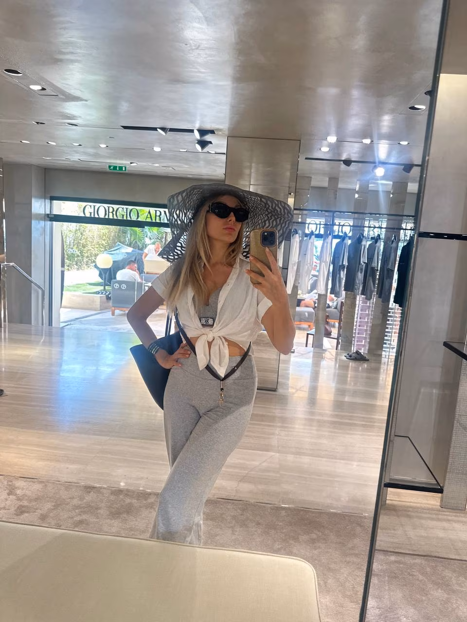 Yulia 40 Cannes France I want to become a loving wife and your bride