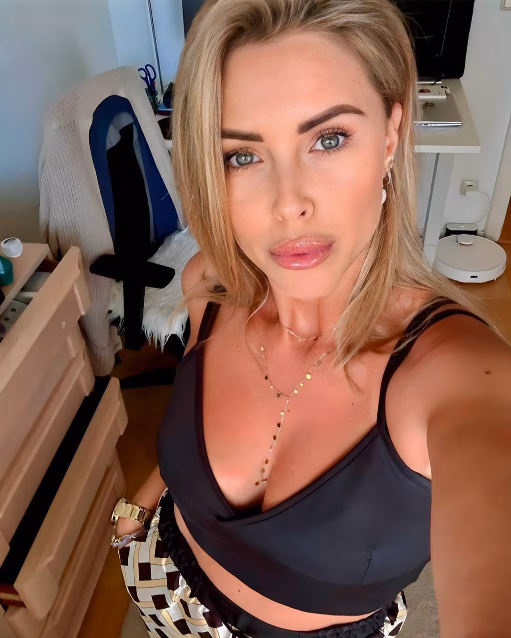 Anna 41 Hamburg Germany Searching for my fairy tale prince to make me a bride