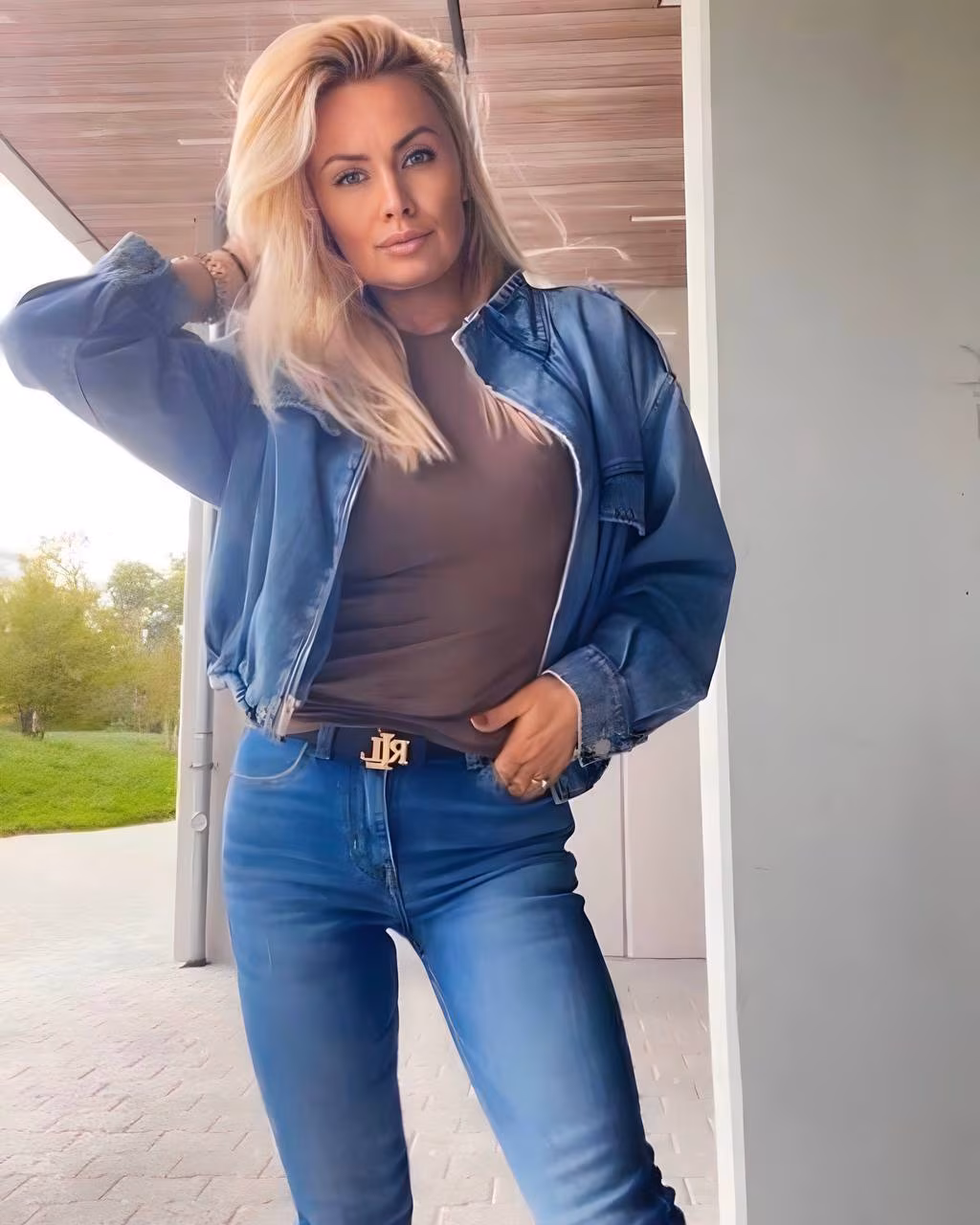 Iryna 42 Kryvyi Rih Ukraine Seeking a man who values family and wants a bride