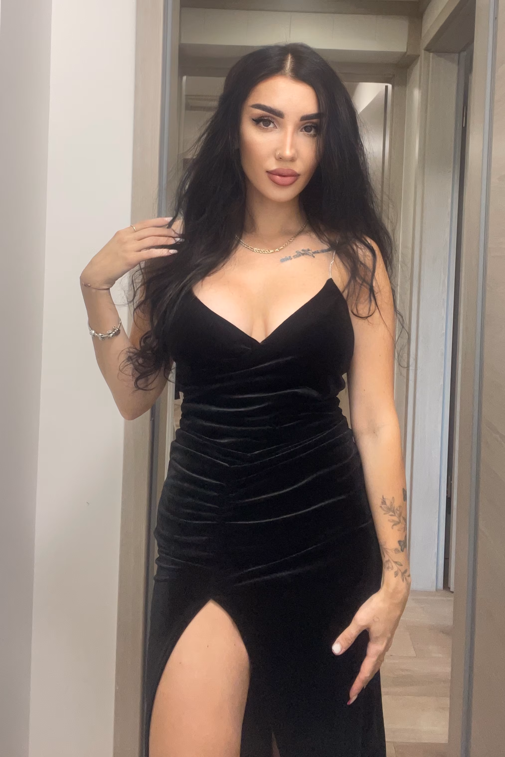 Alina 29 Budapest  Hungary Seeking a man with integrity who wants a bride