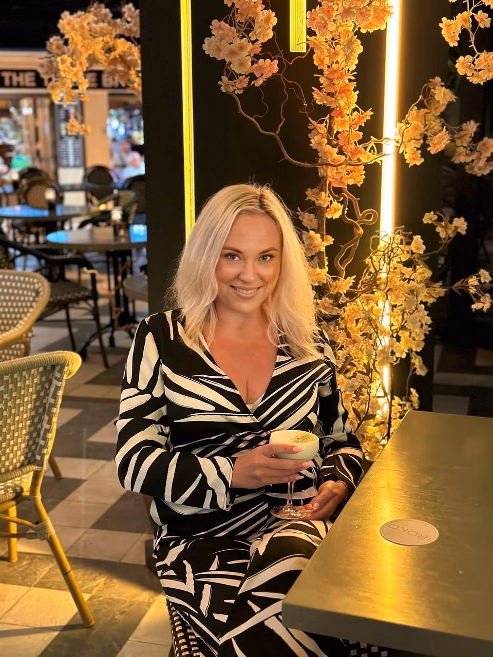 Victoria 51 Berlin Germany I am ready to love you endlessly as your bride