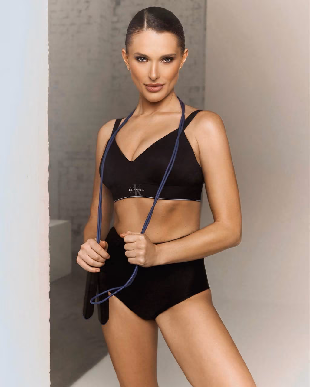 Viktoria 34 Milano Italy I want to share my life journey as your bride