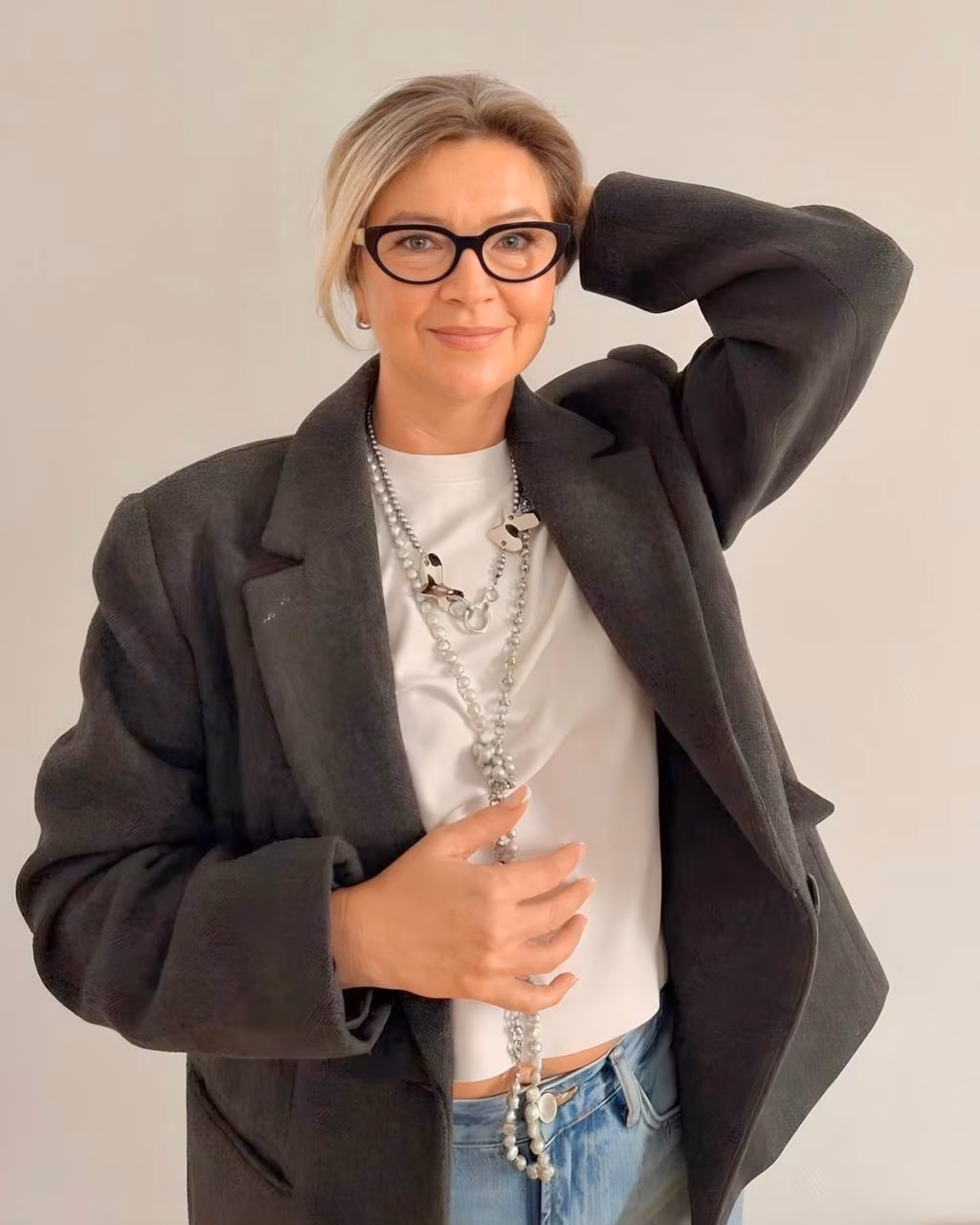Yulia 51 Grenoble France Looking for a secure relationship to be your bride