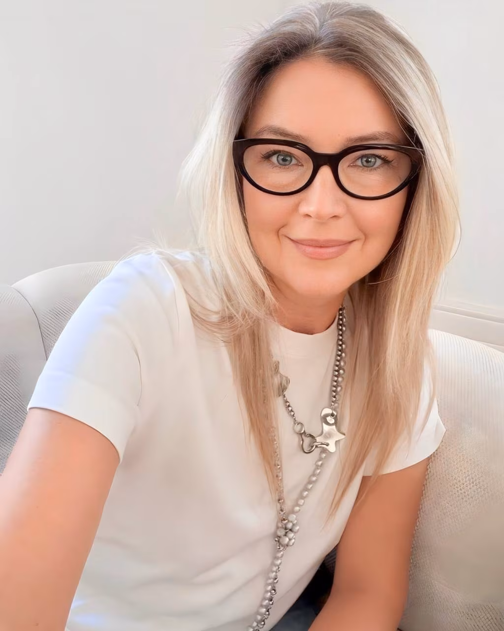 Yulia 51 Grenoble France Looking for a secure relationship to be your bride