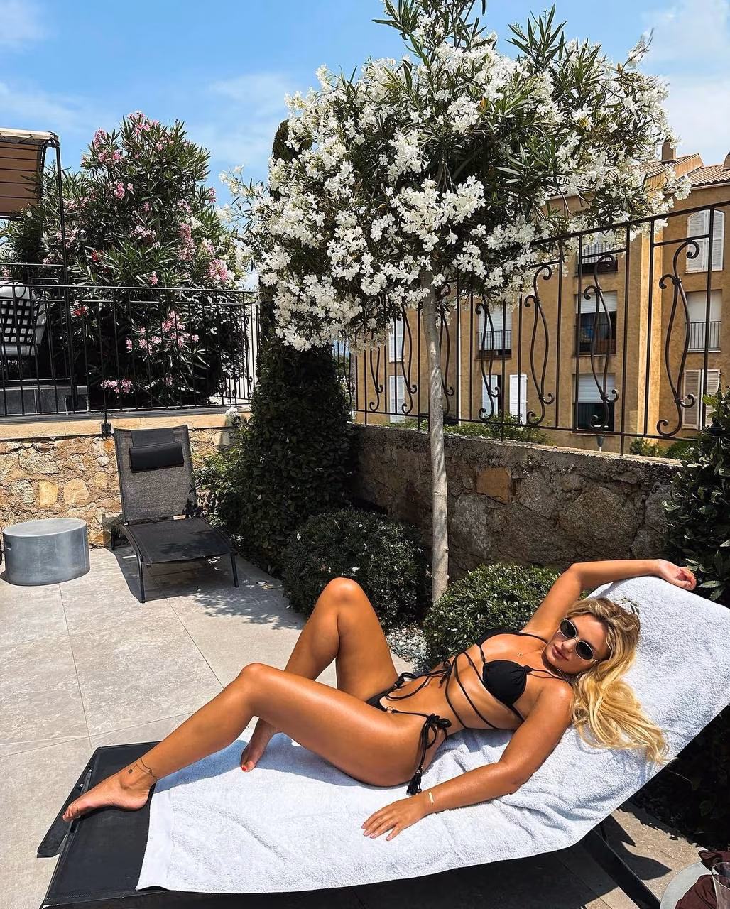 Elina 32 Hamburg Germany Looking for my best friend and lover to be his bride