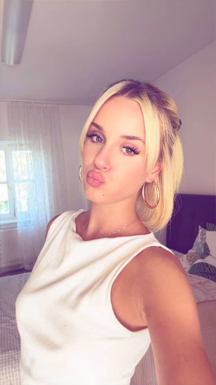 Daria 19 Kiev Ukraine Looking for my perfect soulmate to make me a bride